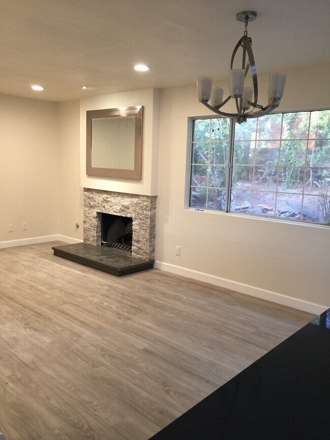 Building Photo - 11330 Baird Ave