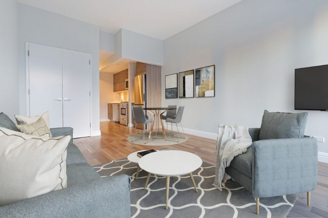 Foto del edificio - 245 W 48th St