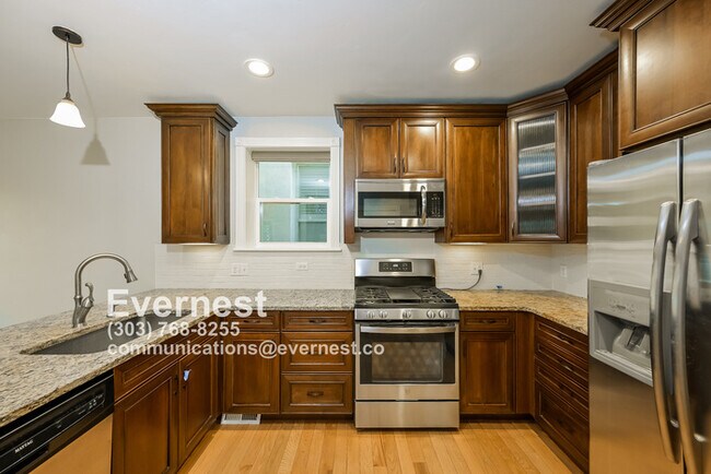Foto del edificio - Well-Appointed 3-Bedroom Home in Prime Loc...