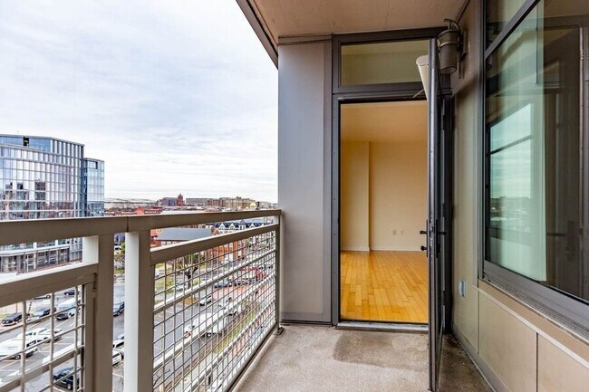 Building Photo - 475 K St NW