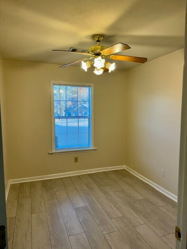 Building Photo - Harmon Estates Available Now!