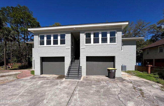 Building Photo - 1733 MEMORIAL PARK Ter