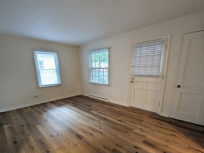 Building Photo - 2232 SW Plass Ave