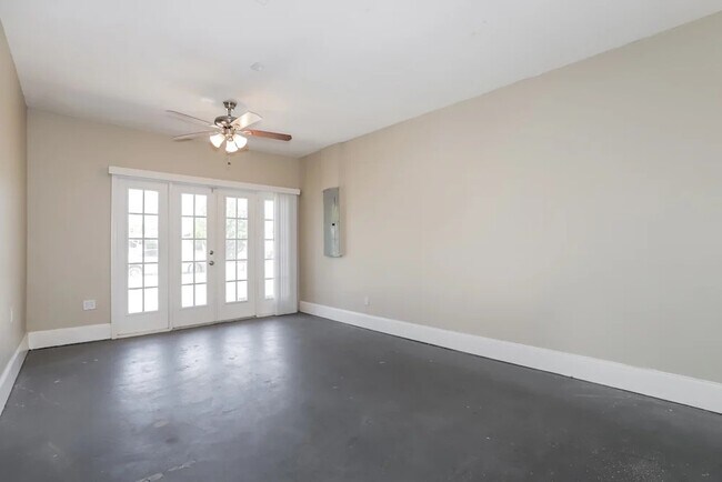 Foto del edificio - 105 Circle Hill Dr