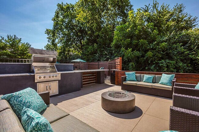 Salón al aire libre y parrillas - Alkire Glen