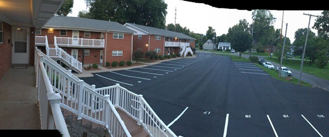 Foto del edificio - 2219 Rockford Ln