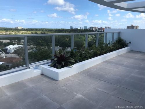 Foto del edificio - 13800 Highlands Dr