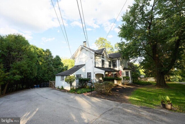 Foto del edificio - 235 Blue Rock Rd