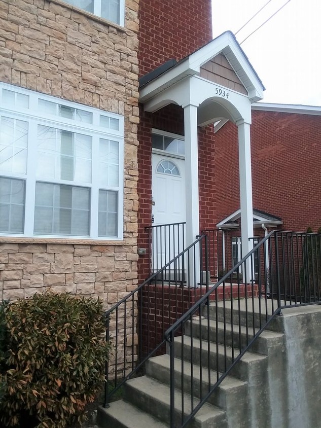 Foto principal - Nashville Townhouse w/Attached Garage