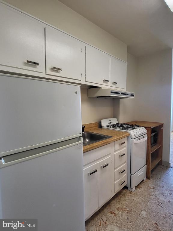 Foto del edificio - 604 S Washington Square