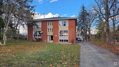 Building Photo - 261 Bayfield St