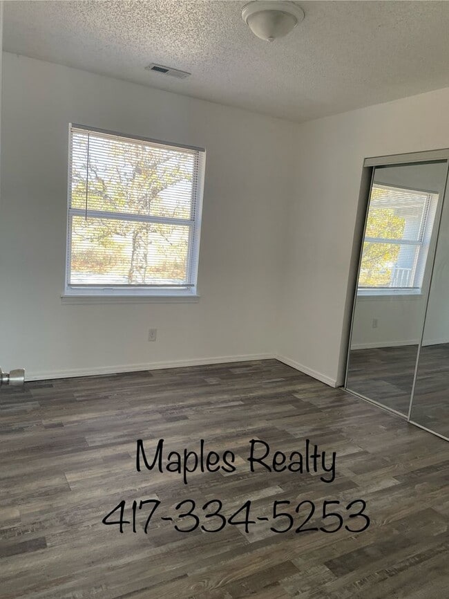 Foto del edificio - 2 bedroom, 1 bathroom apartment in Kirbyville, MO