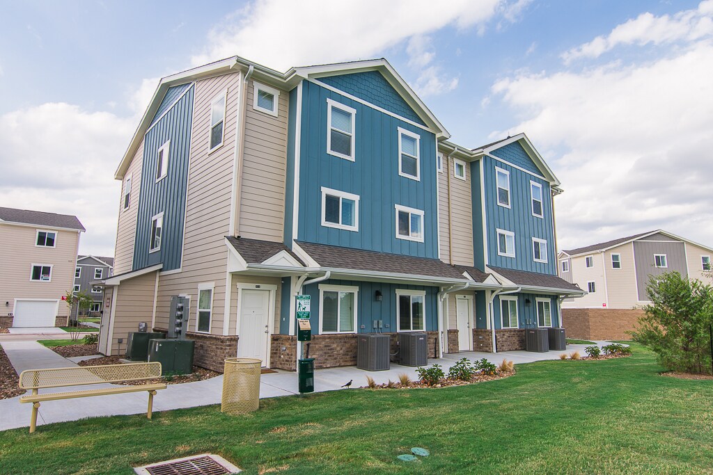 Starwood Farms 3Story Payton V5 Apartments Cypress, TX