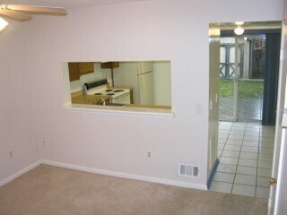 Building Photo - 9663 Hingston Downs