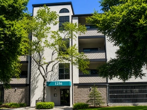 Building Photo - 1256 Stanhope Ln