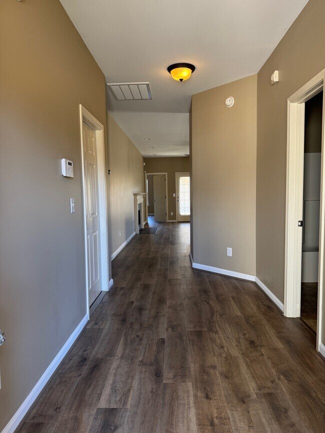 Foto del edificio - 1017 Fairbank Ln