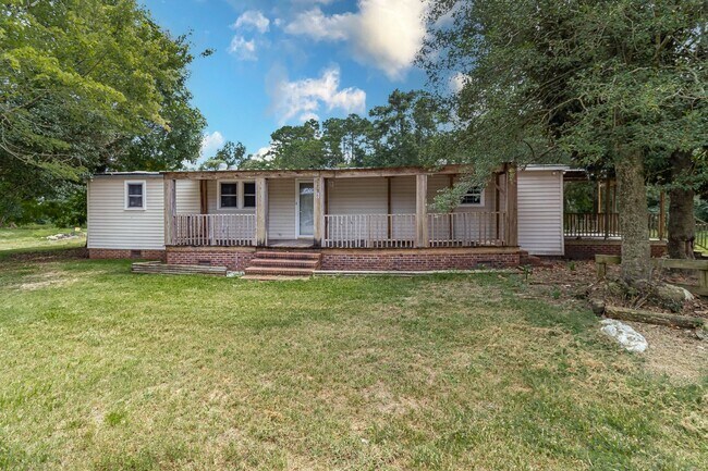 Building Photo - 2 Bedroom 2 Bath Doublewide in Dudley!