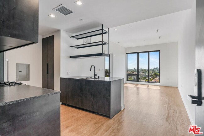 Foto del edificio - 10700 Tabor St