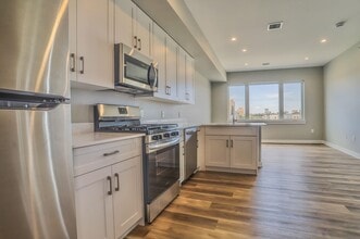 Building Photo - 475 Communipaw Ave