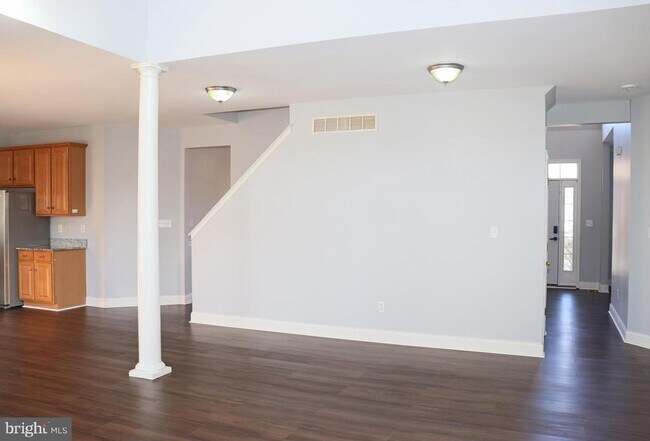 Building Photo - 24 Blue Spruce Dr