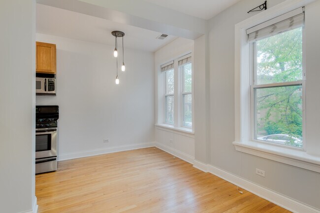 Foto del edificio - 6812 N Wayne Ave