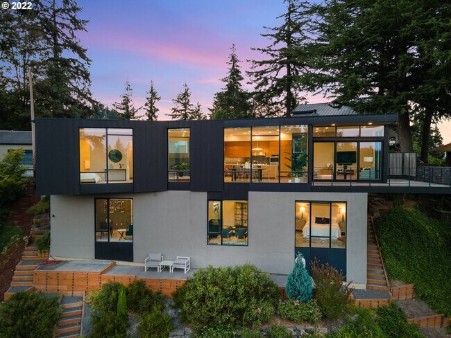 Building Photo - 2910 SW Canterbury Ln