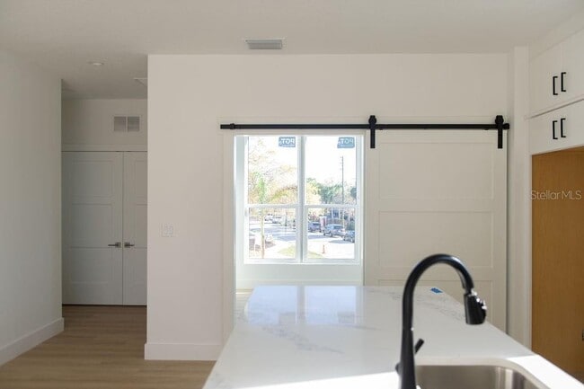 Building Photo - 3826 Pompano Dr SE