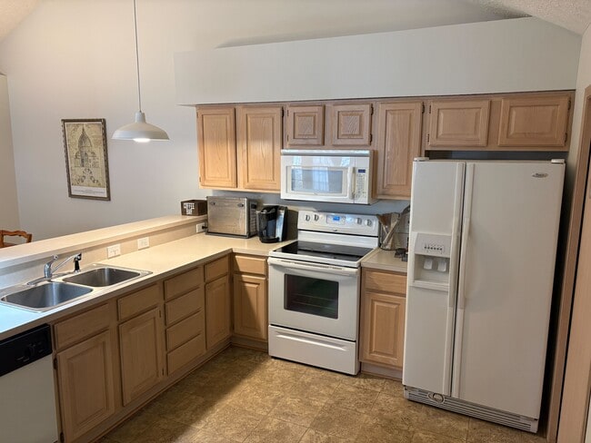 Building Photo - 388 Park Woods Ln