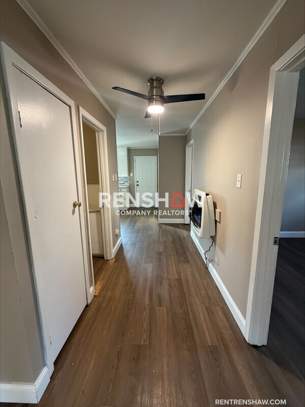 Building Photo - 913 Harrell Ave