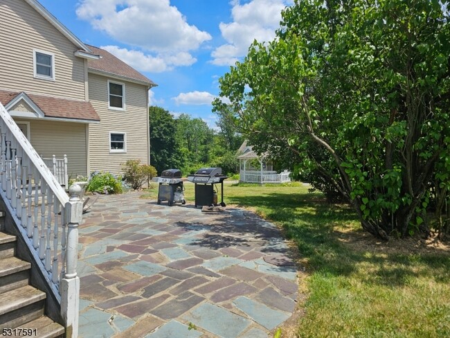 Building Photo - 55 Blakely Ln