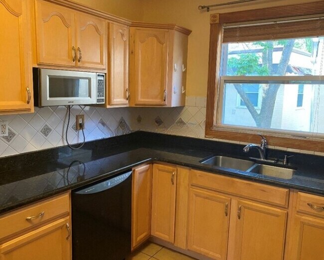 Building Photo - 52 Sacramento St