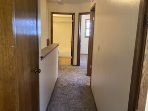 Building Photo - 9135-9137-9137 N Swan Rd