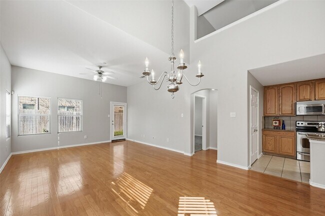 Foto del edificio - 9842 Wake Bridge Dr