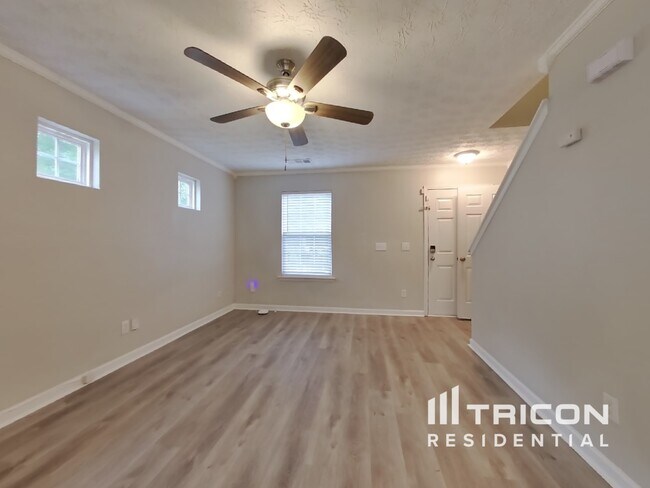 Foto del edificio - 264 Silver Ridge Dr