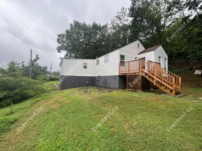 Building Photo - 5944 Foxboro Dr