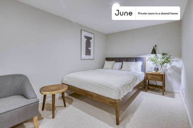 Building Photo - Room in Shared 5 bed/2.5 bath home in H Street