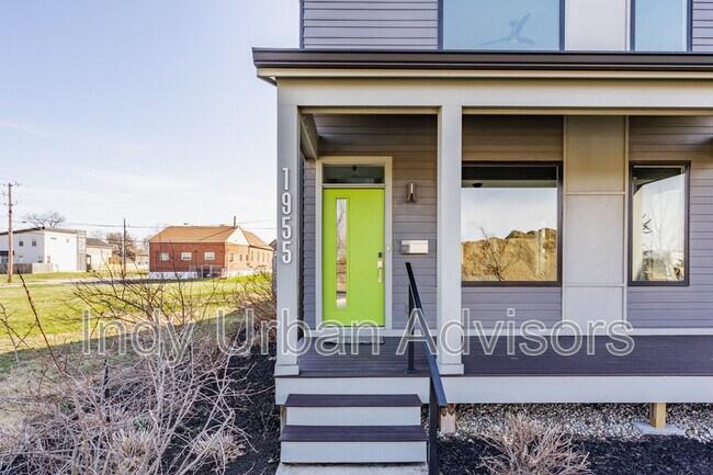 Building Photo - 1955 Alvord St