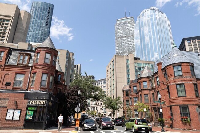 Foto del edificio - 256 W Newton St
