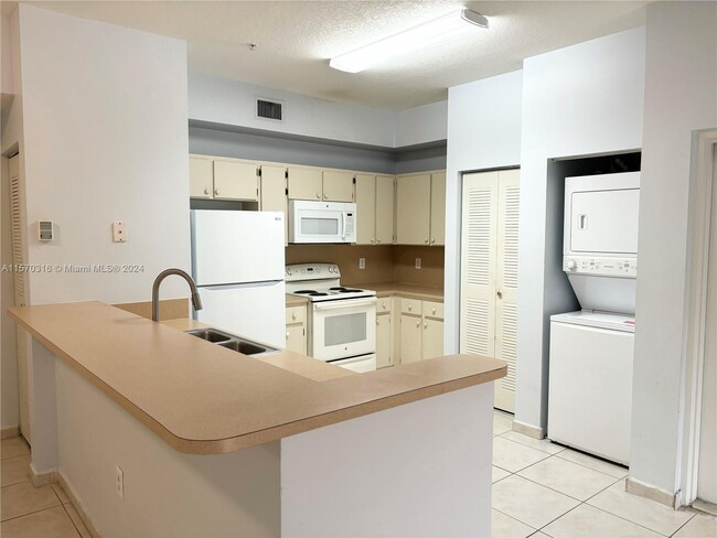 Building Photo - 7300 NW 114th Ave