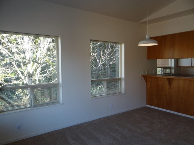 Building Photo - 387 S 58th St