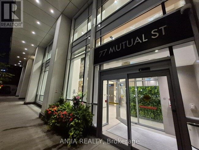 Building Photo - 77 Mutual St