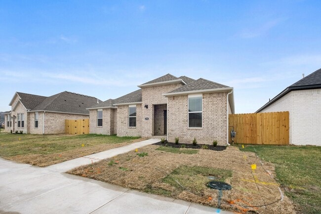 Building Photo - Welcome to Your Dream Home!