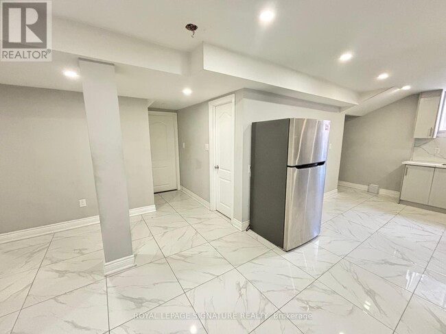 Photo du bâtiment - 59 Jayfield Rd