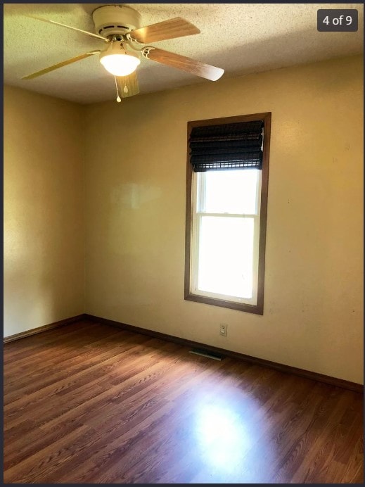 Foto del edificio - 215 E New Melville Rd