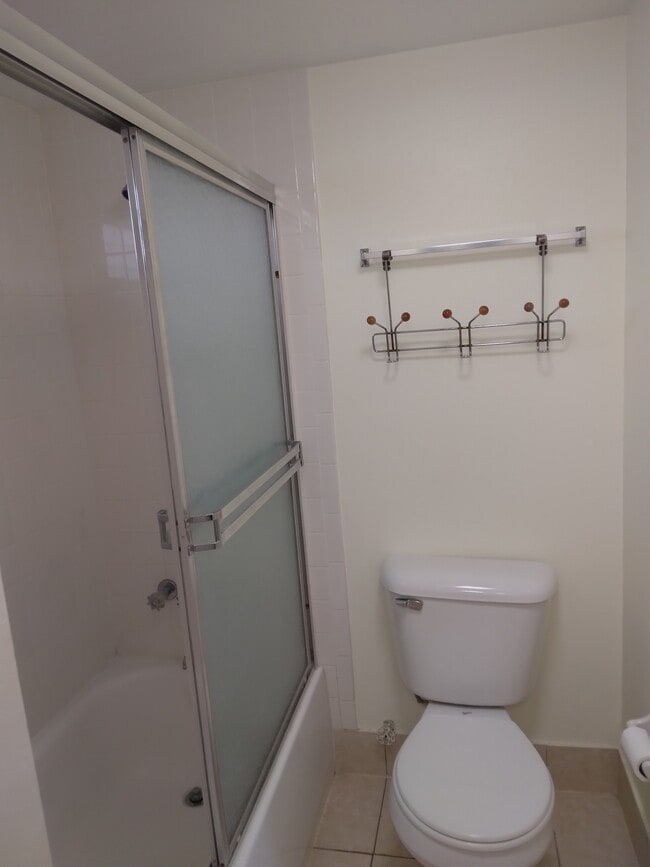 Foto del edificio - 6050 NW 64th Ave