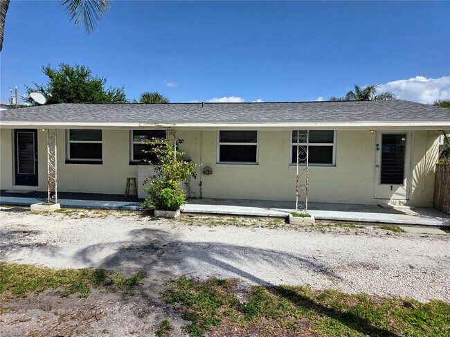 Foto del edificio - 6931 Hibiscus Ave S