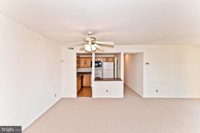 Building Photo - 10127 Prince Pl