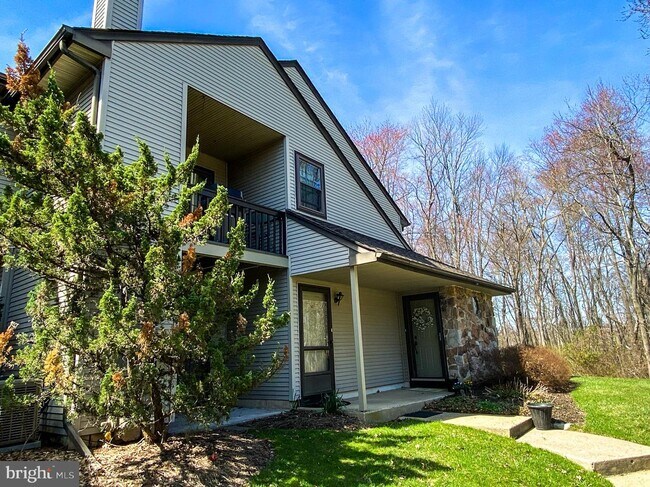 Building Photo - 53 Basswood Ct