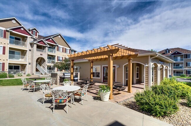 Foto del edificio - Top Floor Penthouse Condo in Cherry Creek School District