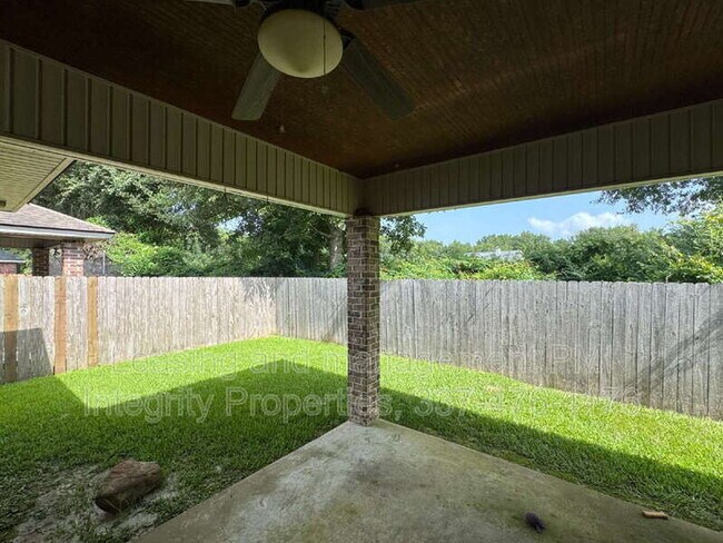 Building Photo - 410 Milton Estates